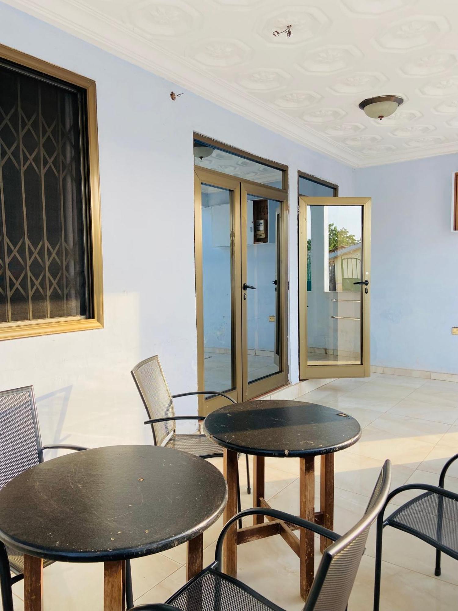 אקרה Heaven Gate Hotel מראה חיצוני תמונה